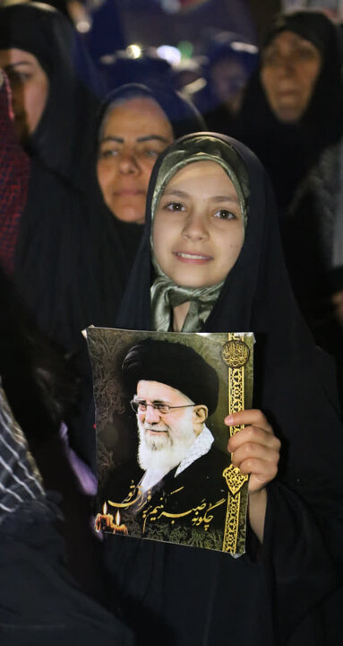 تصاویر  / تجمع بزرگ عزاداری مردم انقلابی و ولایتمدار شهر شریفیه قزوین در حمایت از نیروهای مسلح