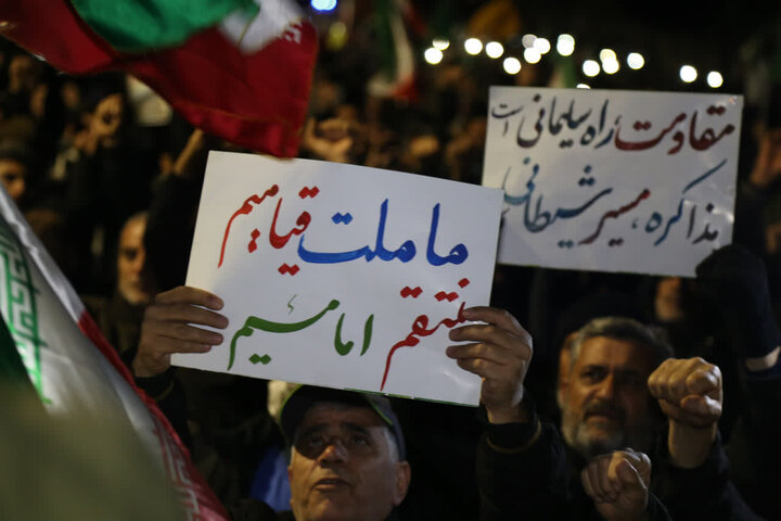تصاویر  / تجمع بزرگ عزاداری مردم انقلابی و ولایتمدار شهر شریفیه قزوین در حمایت از نیروهای مسلح