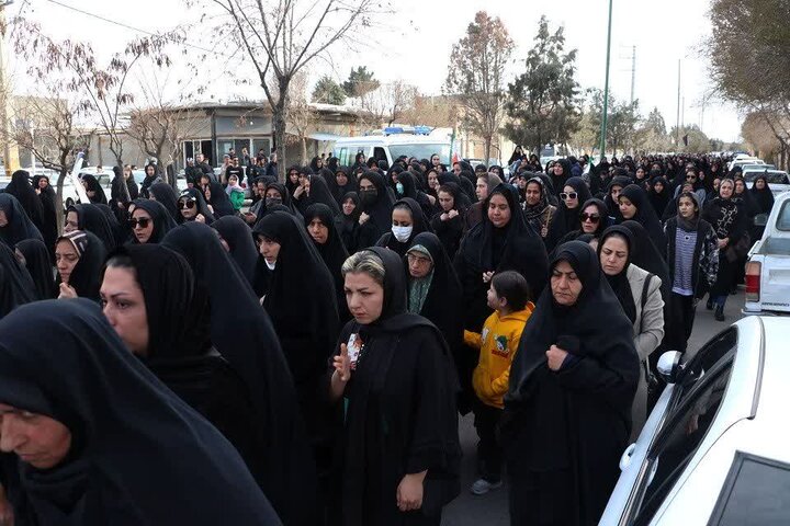 تصاویر / تشییع پیکر شهید والامقام امیر زمانی رحیمی در سگزآباد شهرستان بویین زهرا