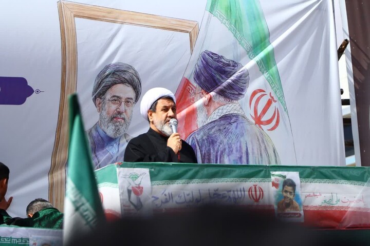 تصاویر/ بیعت با رهبر جدید انقلاب و آیین تشییع شهدای جنگ رمضان