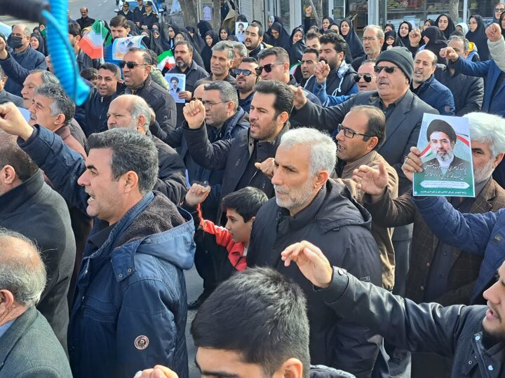 تصاویر/ اجتماع مردم پلدشت در بیعت با رهبر معظم انقلاب