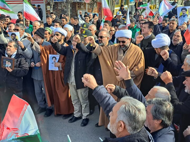 تصاویر/ اجتماع مردم پلدشت در بیعت با رهبر معظم انقلاب