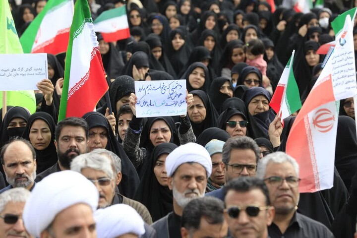 تصاویر| بیعت تمام‌ قدِ مردم بیرجند با علمدارِ جدیدِ انقلاب