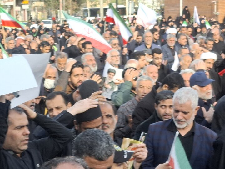 تصاویر:بیعت کاشانی ها با رهبر سوم انقلاب اسلامی