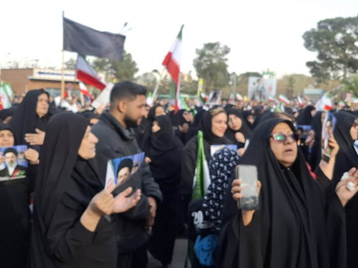 تصاویر:بیعت کاشانی ها با رهبر سوم انقلاب اسلامی