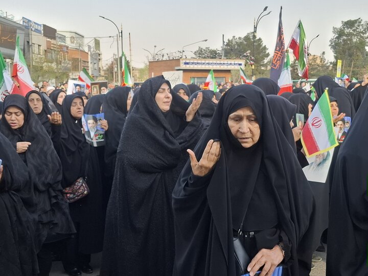 تصاویر:بیعت کاشانی ها با رهبر سوم انقلاب اسلامی