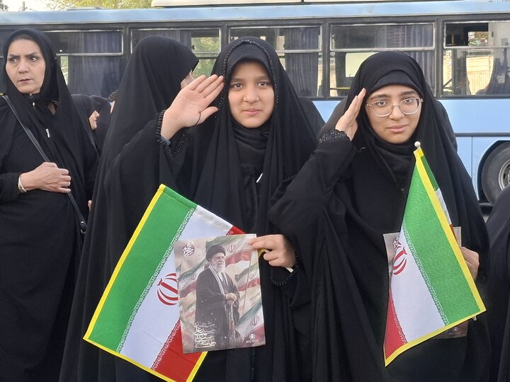 تصاویر:بیعت کاشانی ها با رهبر سوم انقلاب اسلامی