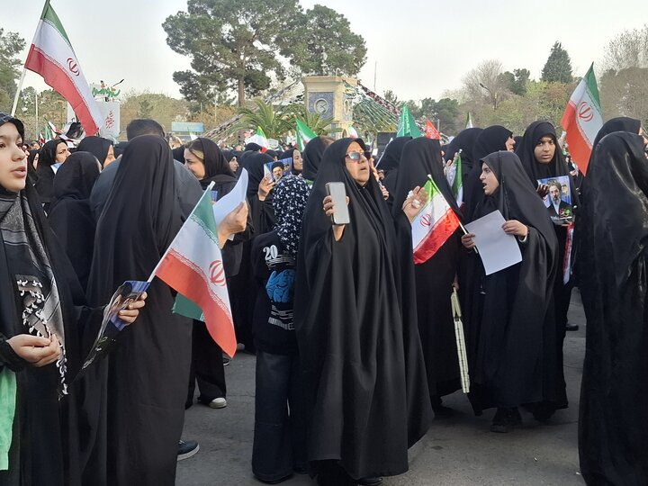 تصاویر:بیعت کاشانی ها با رهبر سوم انقلاب اسلامی