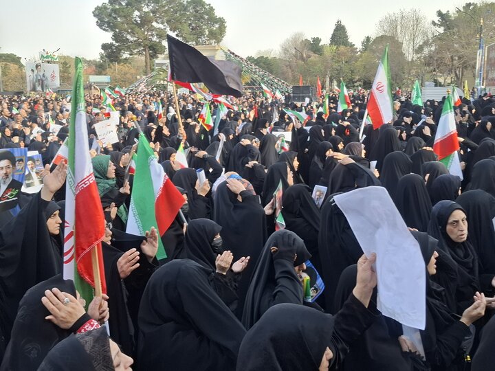 تصاویر:بیعت کاشانی ها با رهبر سوم انقلاب اسلامی