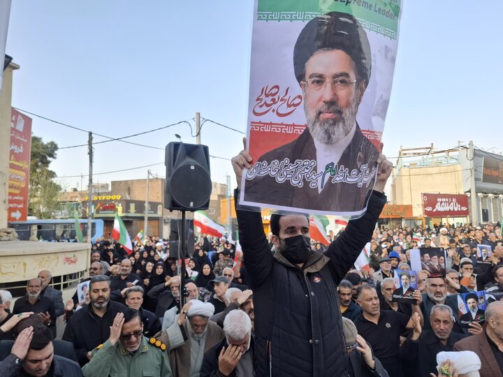 تصاویر:بیعت کاشانی ها با رهبر سوم انقلاب اسلامی
