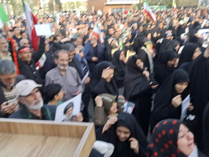 تصاویر:بیعت کاشانی ها با رهبر سوم انقلاب اسلامی