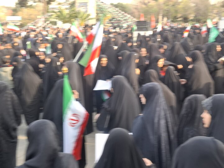 تصاویر:بیعت کاشانی ها با رهبر سوم انقلاب اسلامی