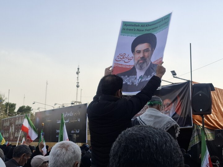 تصاویر:بیعت کاشانی ها با رهبر سوم انقلاب اسلامی