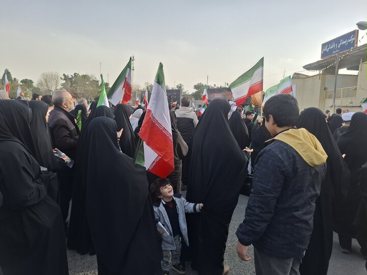 تصاویر:بیعت کاشانی ها با رهبر سوم انقلاب اسلامی
