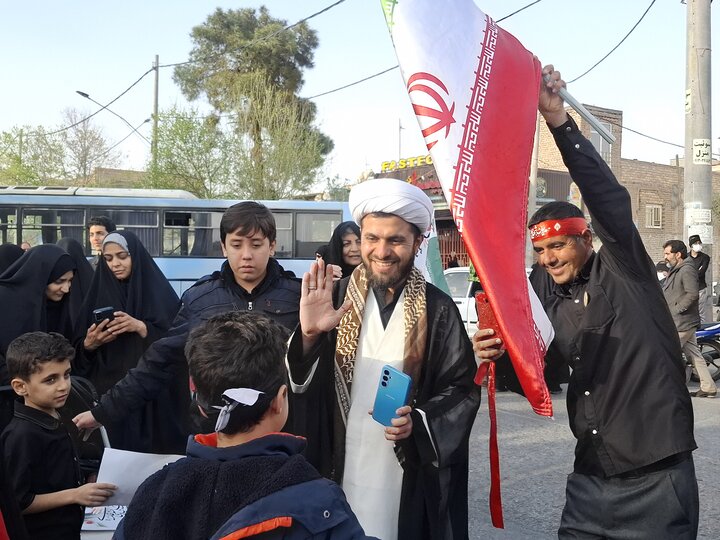 تصاویر:بیعت کاشانی ها با رهبر سوم انقلاب اسلامی