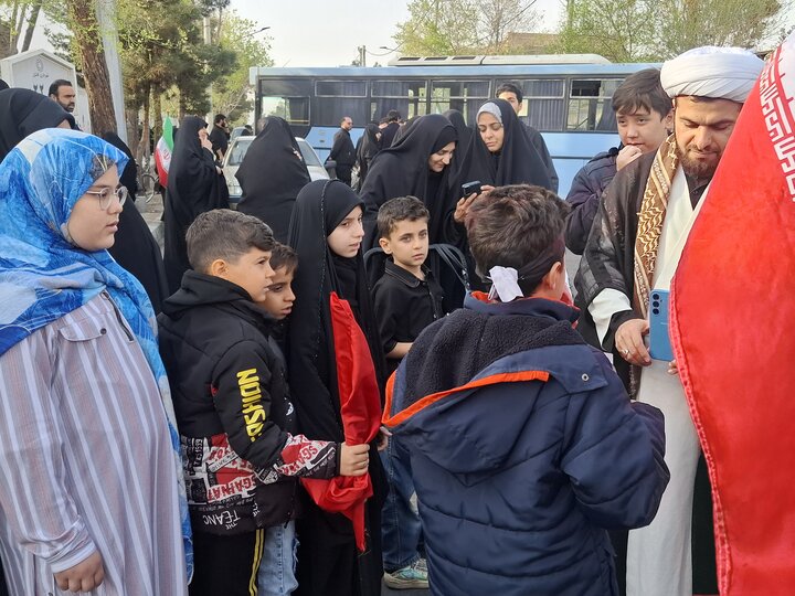 تصاویر:بیعت کاشانی ها با رهبر سوم انقلاب اسلامی