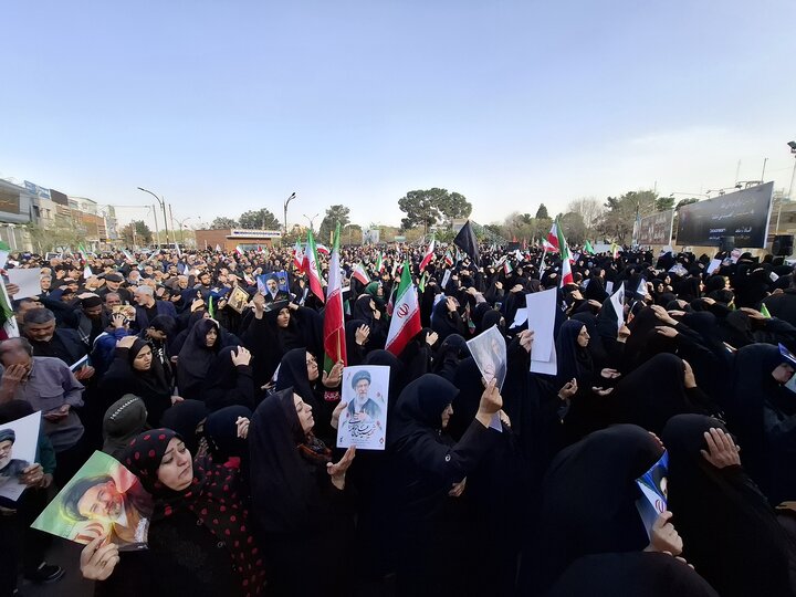 تصاویر:بیعت کاشانی ها با رهبر سوم انقلاب اسلامی