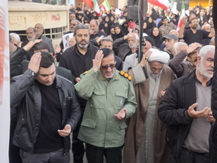 تصاویر:بیعت کاشانی ها با رهبر سوم انقلاب اسلامی
