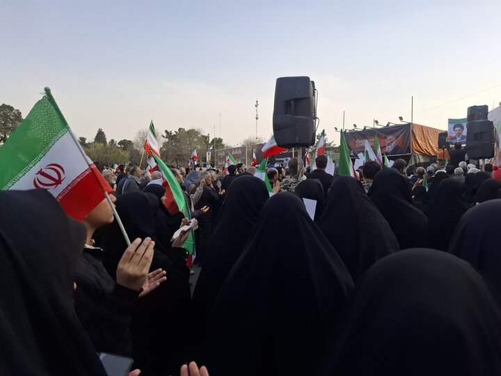 تصاویر:بیعت کاشانی ها با رهبر سوم انقلاب اسلامی