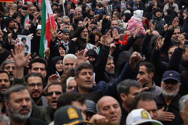 تصاویر / آیین تشییع پیکر ۳ شهید نخبه در همدان
