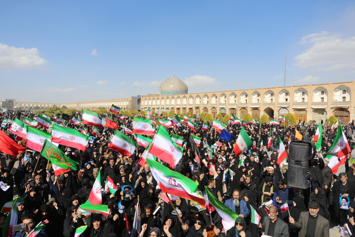 تصاویر / بیعت اصفهانی ها با سومین رهبر انقلاب اسلامی