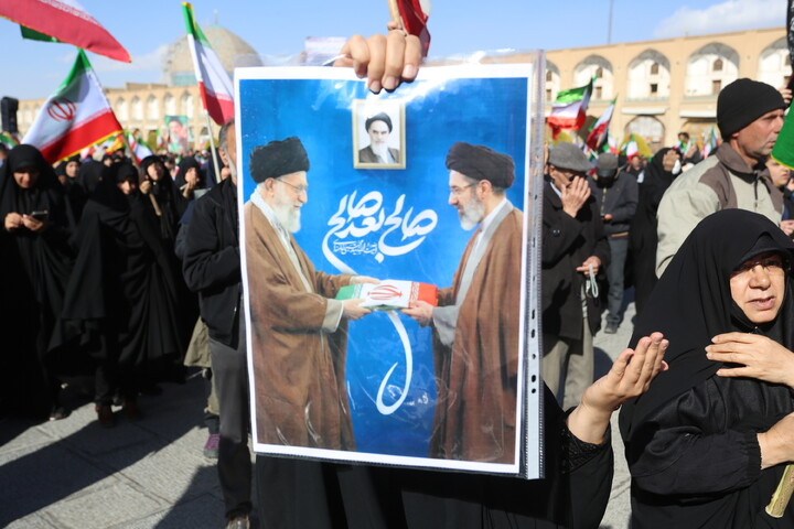 تصاویر / بیعت اصفهانی ها با سومین رهبر انقلاب اسلامی
