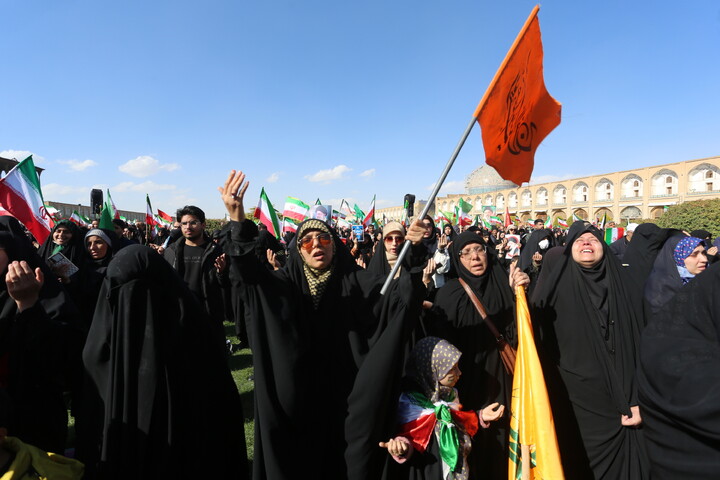 تصاویر / بیعت اصفهانی ها با سومین رهبر انقلاب اسلامی