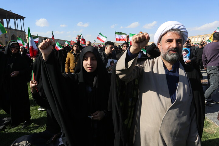 تصاویر / بیعت اصفهانی ها با سومین رهبر انقلاب اسلامی