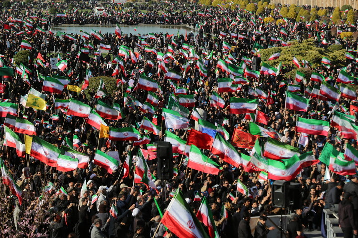 تصاویر / بیعت اصفهانی ها با سومین رهبر انقلاب اسلامی