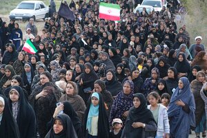 تصاویر/ تشییع پیکر مطهر شهید آرش دهقانی در بخش احمدی