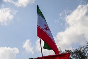 تصاویر/ تشییع پیکر مطهر شهید آرش دهقانی در بخش احمدی