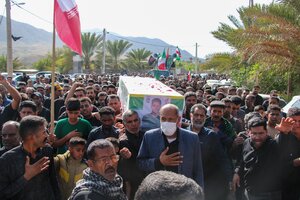 تصاویر/ تشییع پیکر مطهر شهید آرش دهقانی در بخش احمدی