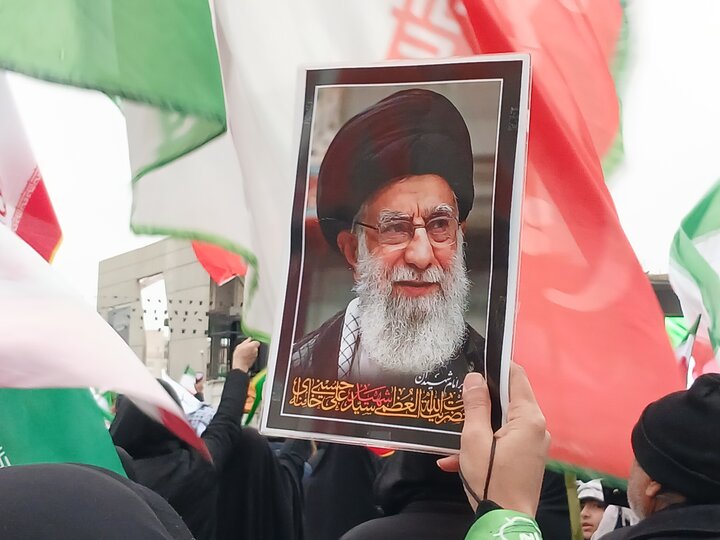 تصاویر/ بیعت با رهبر معظم انقلاب اسلامی درمشهد مقدس