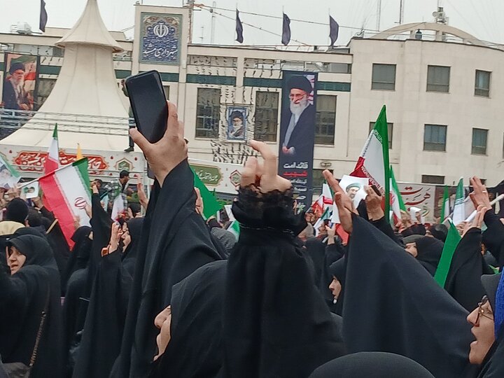 تصاویر/ بیعت با رهبر معظم انقلاب اسلامی درمشهد مقدس