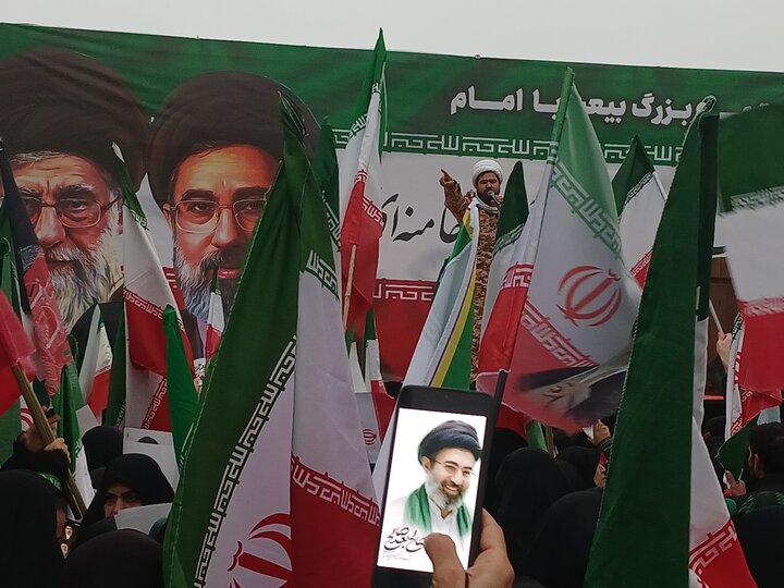تصاویر/ بیعت با رهبر معظم انقلاب اسلامی درمشهد مقدس