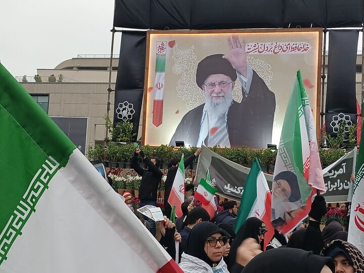تصاویر/ بیعت با رهبر معظم انقلاب اسلامی درمشهد مقدس