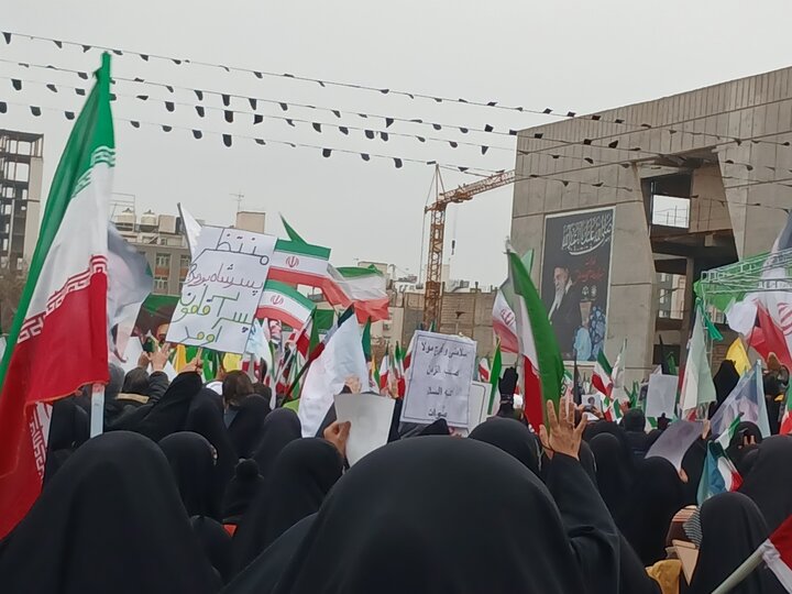 تصاویر/ بیعت با رهبر معظم انقلاب اسلامی درمشهد مقدس