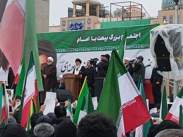 تصاویر/ بیعت با رهبر معظم انقلاب اسلامی درمشهد مقدس
