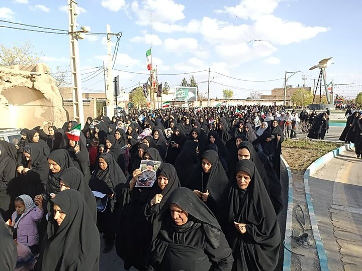 تصاویر/ اجتماع بهابادی ها در بیعت با آیت الله امام خامنه ای