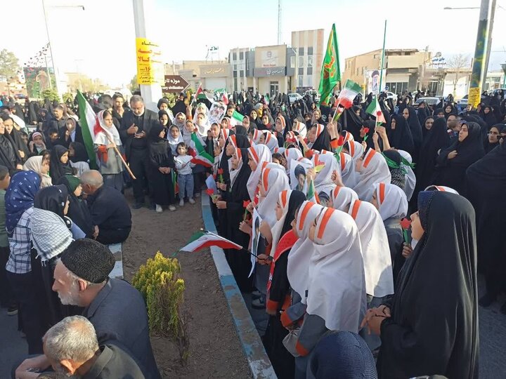 تصاویر/ اجتماع بهابادی ها در بیعت با آیت الله امام خامنه ای