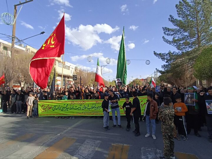 تصاویر/ اجتماع بهابادی ها در بیعت با آیت الله امام خامنه ای