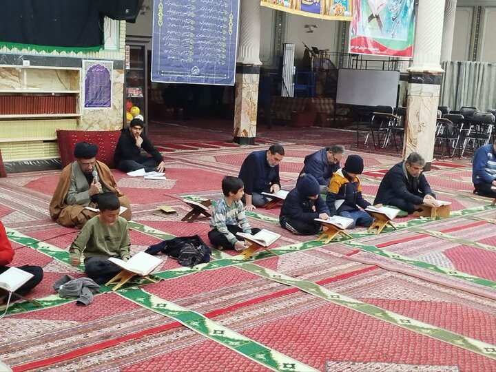 تصاویر/ محفل انس با قرآن به یاد شهدای جنگ تحمیلی آمریکایی صهیونی