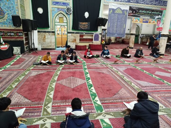 تصاویر/ محفل انس با قرآن به یاد شهدای جنگ تحمیلی آمریکایی صهیونی