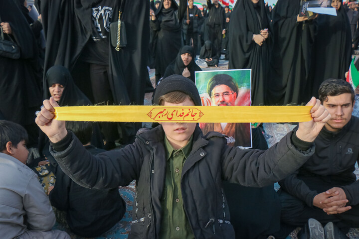 تصاویر/ اجتماع عظیم مردم‌ انقلابی قم در بیعت با سومین رهبر انقلاب در مسجد مقدس جمکران