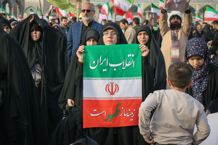 تصاویر/ اجتماع عظیم مردم‌ انقلابی قم در بیعت با سومین رهبر انقلاب در مسجد مقدس جمکران