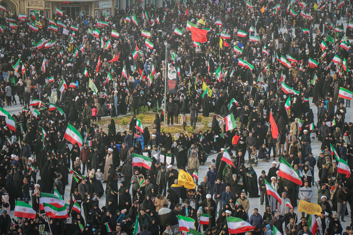 تصاویر/ اجتماع عظیم مردم‌ انقلابی قم در بیعت با سومین رهبر انقلاب در مسجد مقدس جمکران