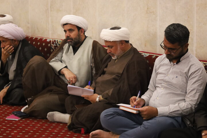تصاویر/جلسه قرارگاه جنگ ترکیبی بلاغ مبین حوزه علمیه هرمزگان