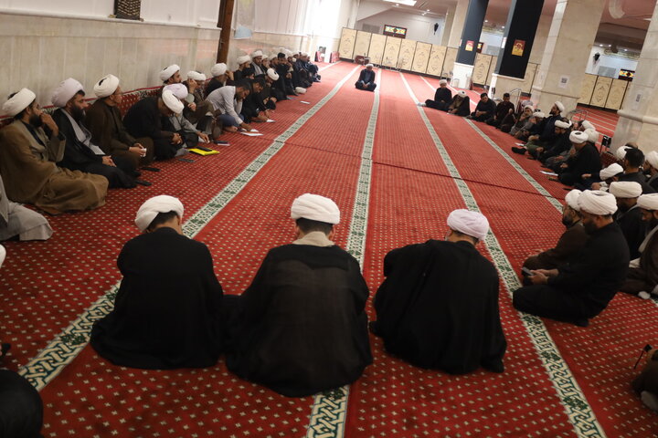 تصاویر/جلسه قرارگاه جنگ ترکیبی بلاغ مبین حوزه علمیه هرمزگان