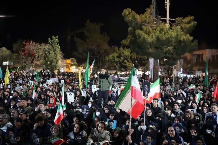 تصاویر/مراسم شبی با شهید والامقام علی اسفندانی در میدان و حسینیه شهدای اراک