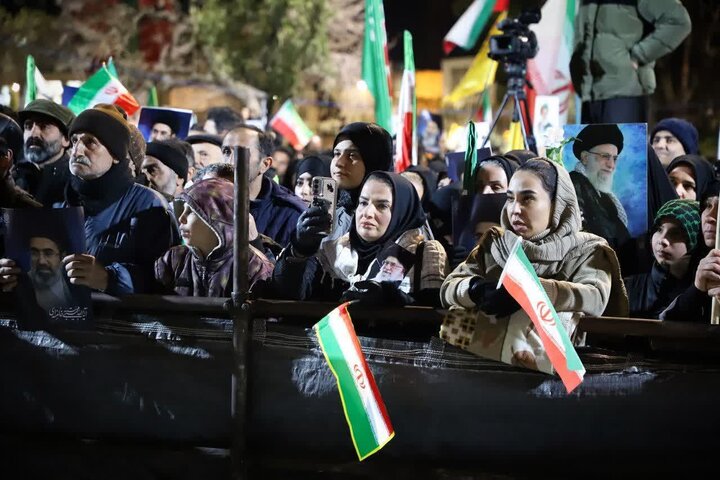 تصاویر/مراسم شبی با شهید والامقام علی اسفندانی در میدان و حسینیه شهدای اراک